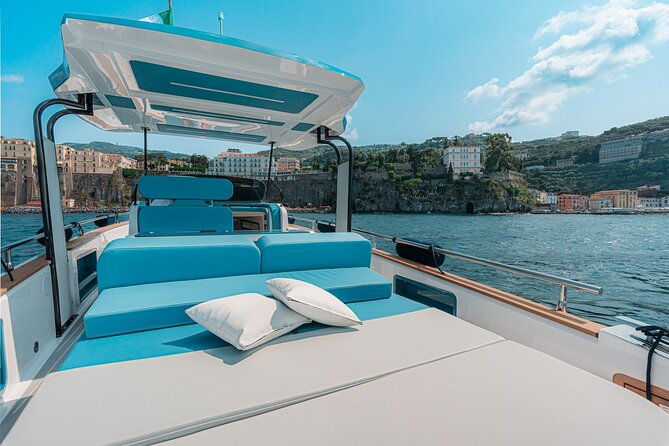 ischia-and-procida-private-yacht-tour-from-sorrento