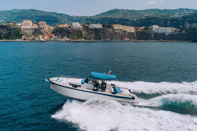 ischia-and-procida-private-yacht-tour-from-sorrento