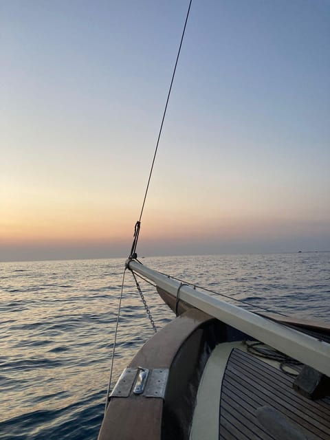 ischia-guided-boat-tour-with-swimming-and-traditional-lunch