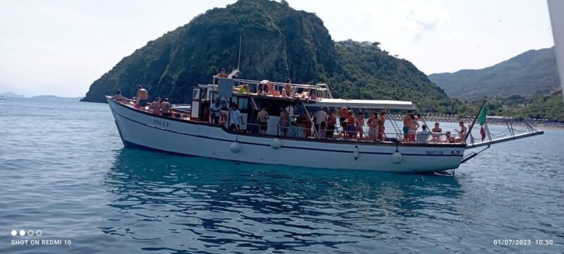 ischia-guided-boat-tour-with-swimming-and-traditional-lunch