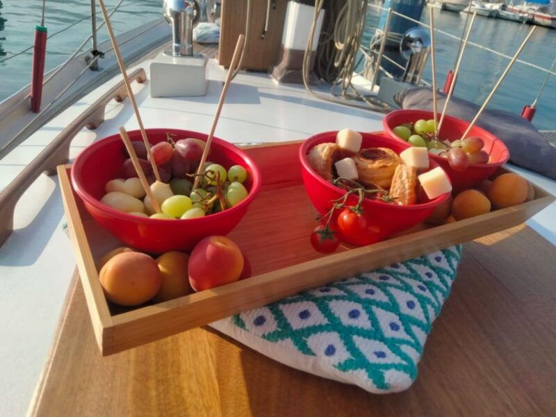 iseo-lake-tours-on-a-historic-sailboat
