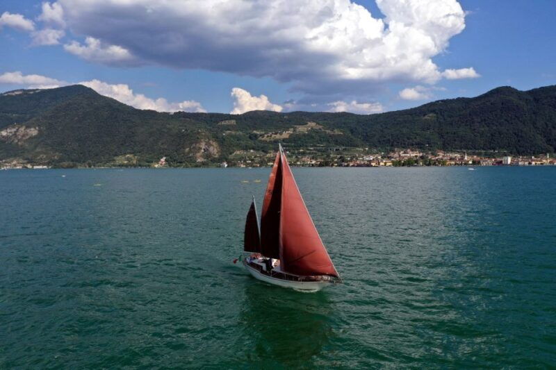 iseo-lake-tours-on-a-historic-sailboat