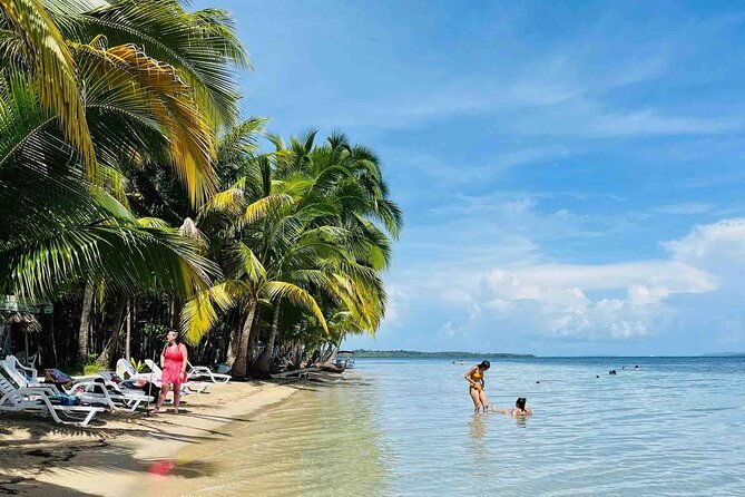 isla-colon-tour-to-bird-island-boca-del-drago-and-starfish-beach