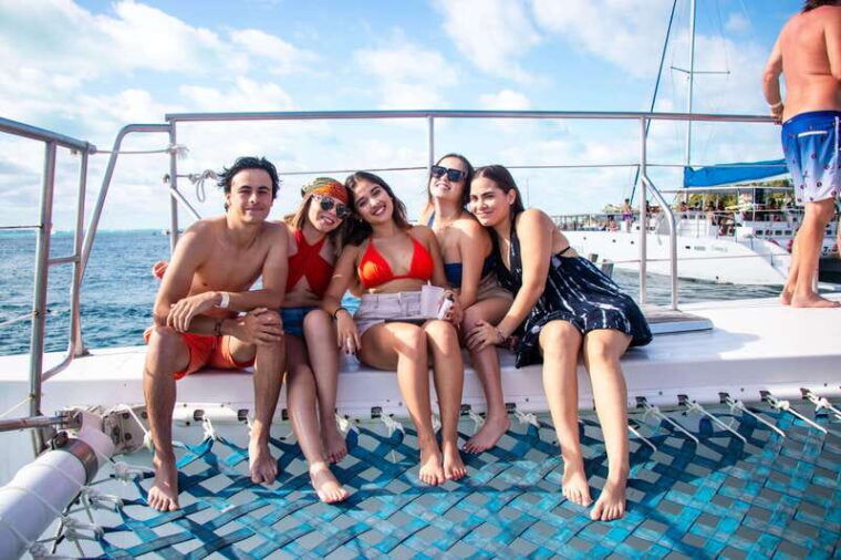 isla-mujeres-catamaran-snorkel-buffet-lunch-only-ticket