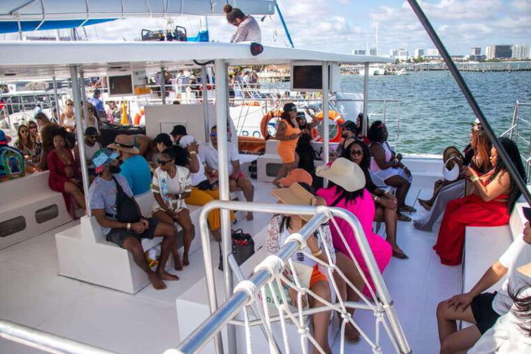 isla-mujeres-catamaran-snorkel-buffet-lunch-only-ticket