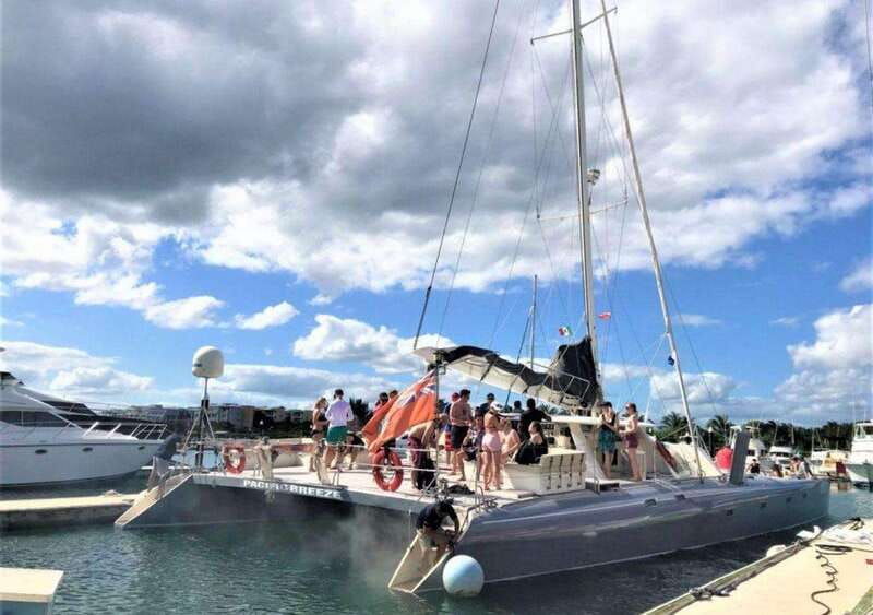 isla-mujeres-catamaran-tour-snorkeling-buffet-and-open-bar
