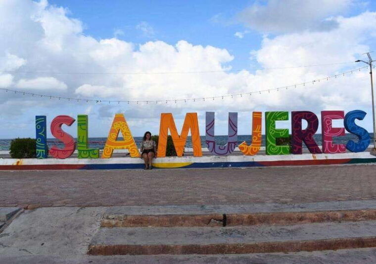 isla-mujeres-catamaran-tour-with-snorkel-buffet-and-drinks