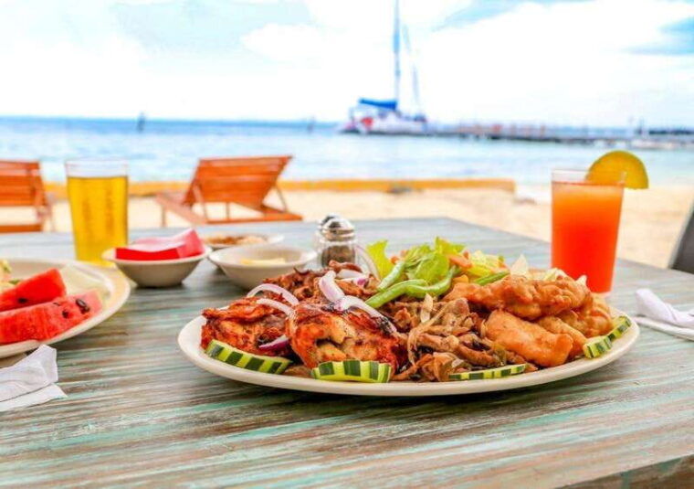 isla-mujeres-catamaran-tour-with-snorkel-buffet-and-drinks