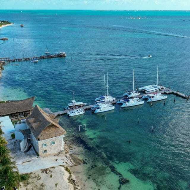 isla-mujeres-deluxe-catamaran-tour