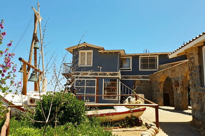 isla-negra-algarrobo-and-vina-casas-del-bosque