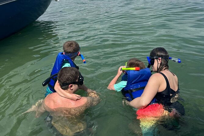 island-adventure-awaits-2-hr-miami-boat-rental-to-raccoon-island