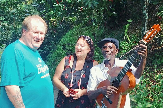 island-adventure-tour-waterfalls-forts-and-beaches