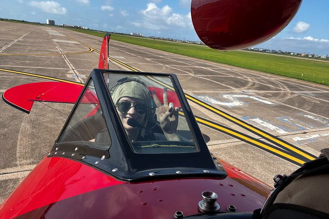 island-and-bolivar-tour-open-cockpit-biplane-ride