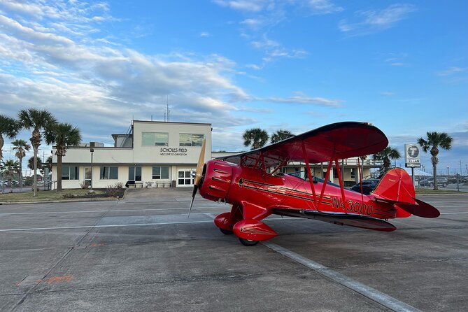 island-and-bolivar-tour-open-cockpit-biplane-ride