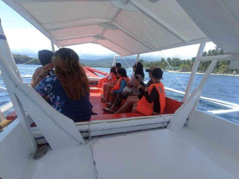 island-hoping-puerto-galera