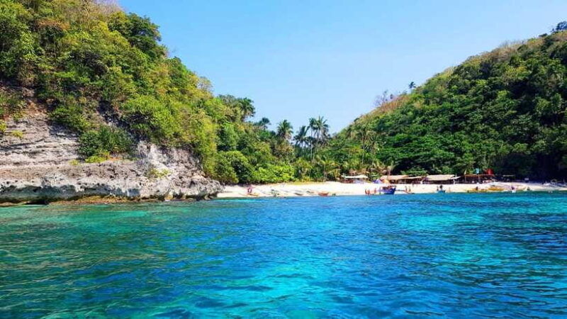 island-hoping-puerto-galera
