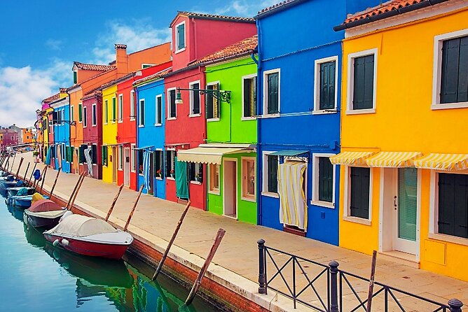 island-hopping-tour-mazzorbo-burano-and-murano-2