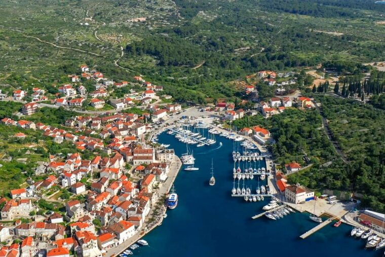 island-hvar-pakleni-islands-private-speedboat-tour