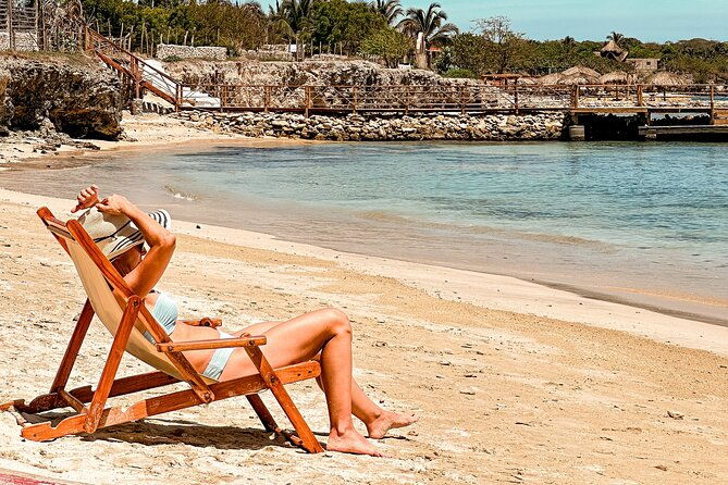 island-tour-3-beach-clubs-around-baru-rosario-and-bomba