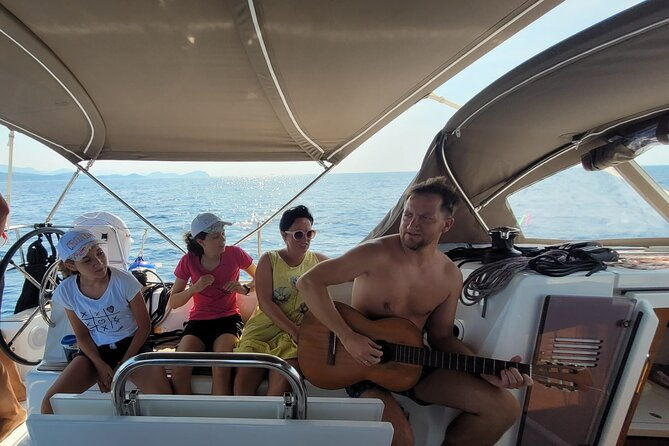 islands-tour-on-luxurious-jeanneau-sun-odyssey