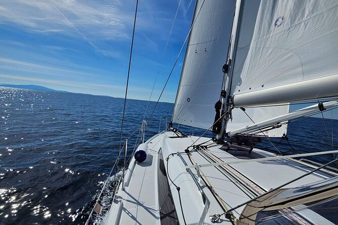 islands-tour-on-luxurious-jeanneau-sun-odyssey