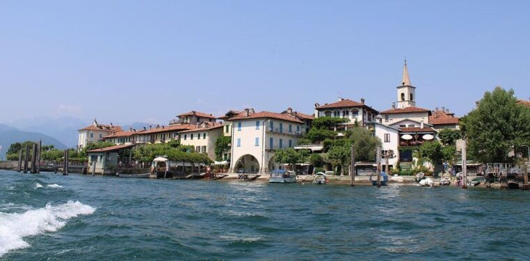 isola-dei-pescatori-and-isola-bella-hop-on-hop-off-boat