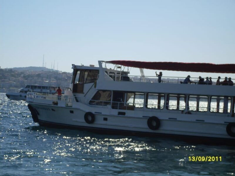 istanbul-a-short-trip-along-the-bosphorus-in-the-evening