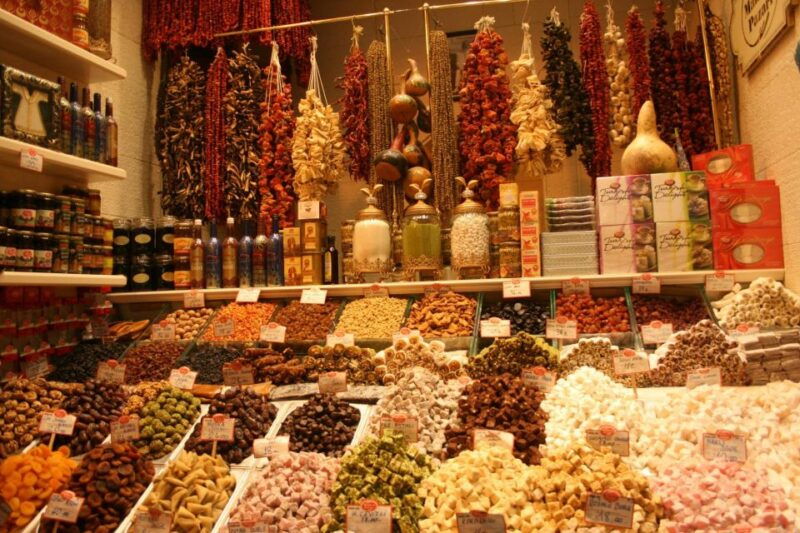 istanbul-afternoon-bosphorus-cruise-and-spice-bazaar-tour