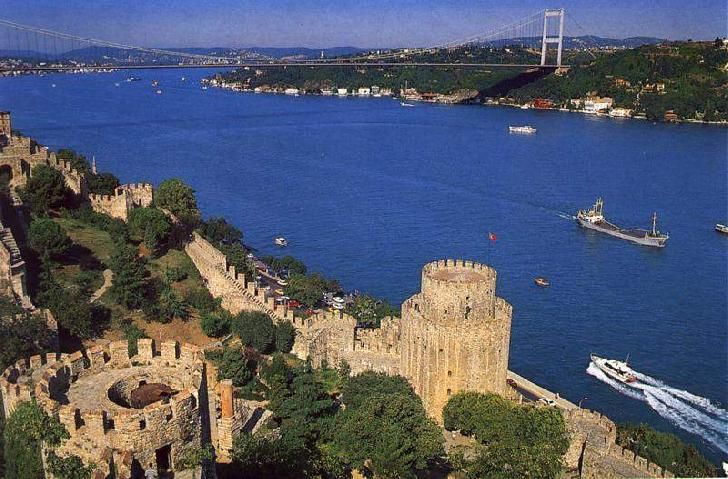 istanbul-afternoon-bosphorus-cruise-and-spice-bazaar-tour