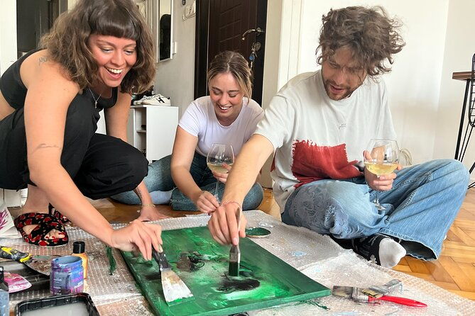 istanbul-art-escape-wine-and-paint-at-locals-home