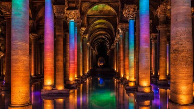 istanbul-basilica-cistern-tour-discovering-medusa