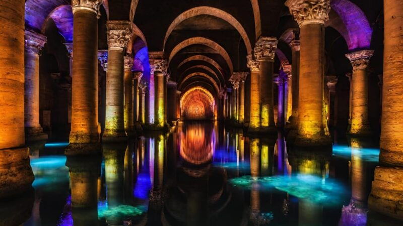 istanbul-basilica-cistern-tour-discovering-medusa