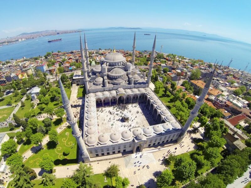 Istanbul Blue Mosque Guided Tour - Discovering the Blue Mosque: A Detailed Review