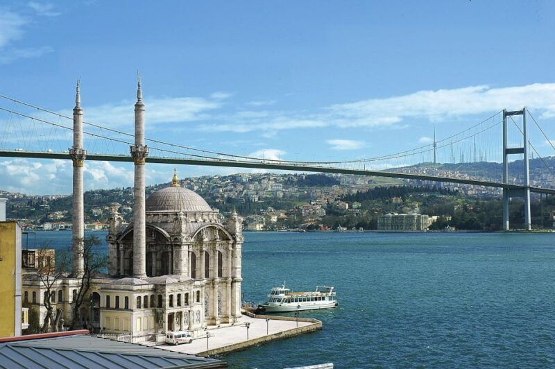 istanbul-bosphorus-and-golden-horn-boat-tour