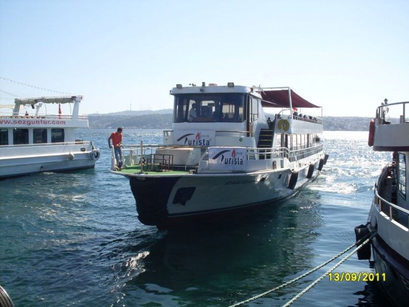 istanbul-bosphorus-boat-tour-and-two-continents-with-lunch