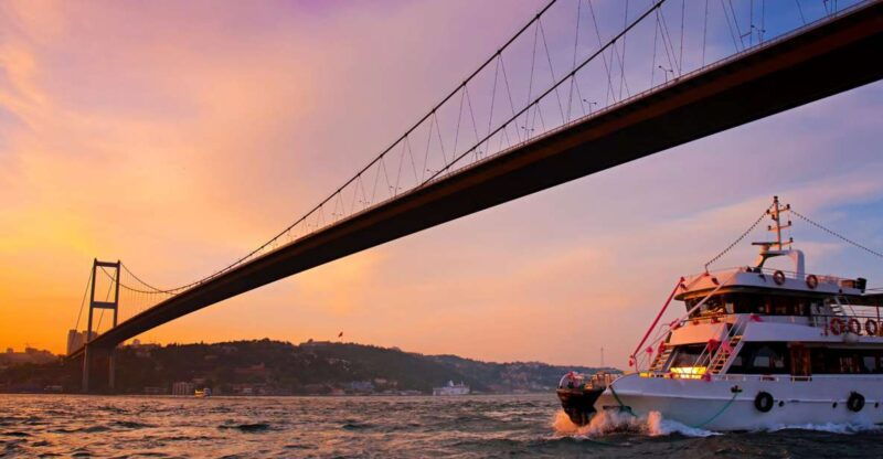 istanbul-bosphorus-boat-tour-and-two-continents-with-lunch