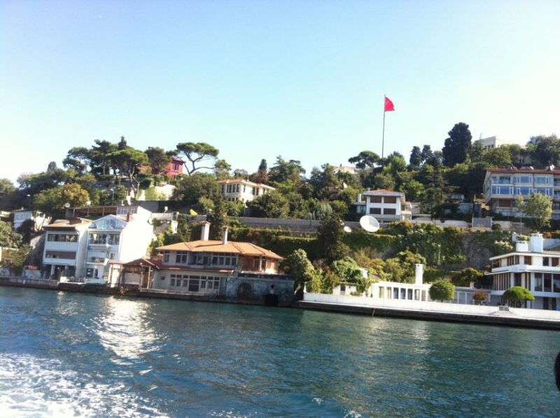 istanbul-bosphorus-boat-tour-and-two-continents-with-lunch