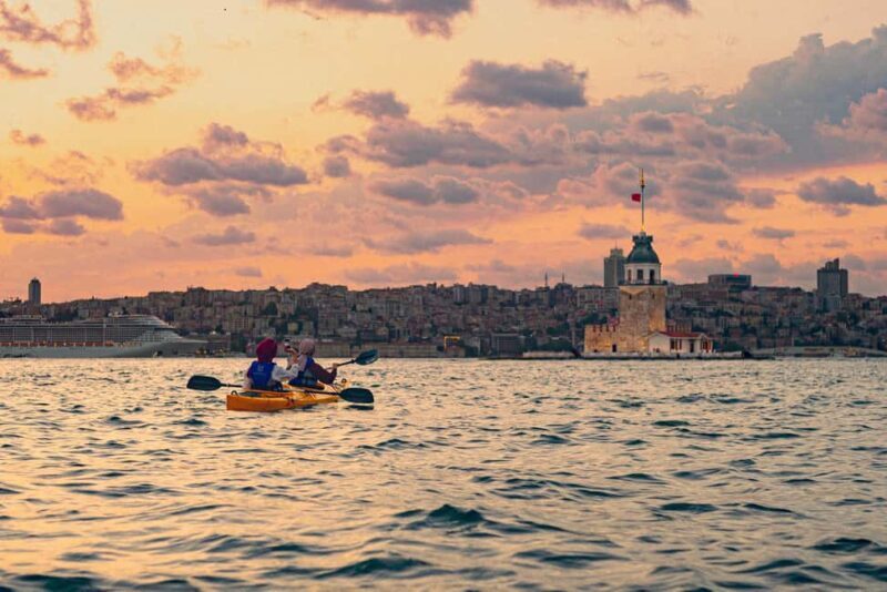 Istanbul: Bosphorus Canoe Experience by Maiden's Tower - An Authentic Waterway Adventure in Istanbul