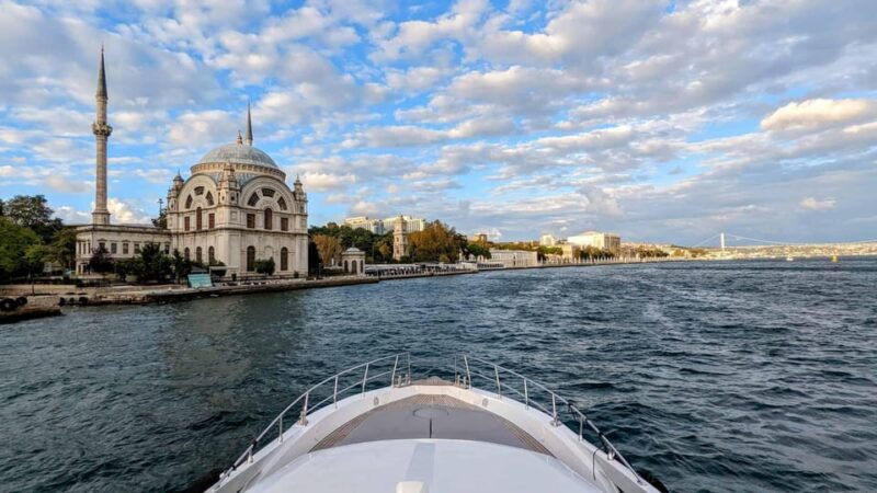istanbul-bosphorus-cruise-and-bus-tour-with-bazaar-visit