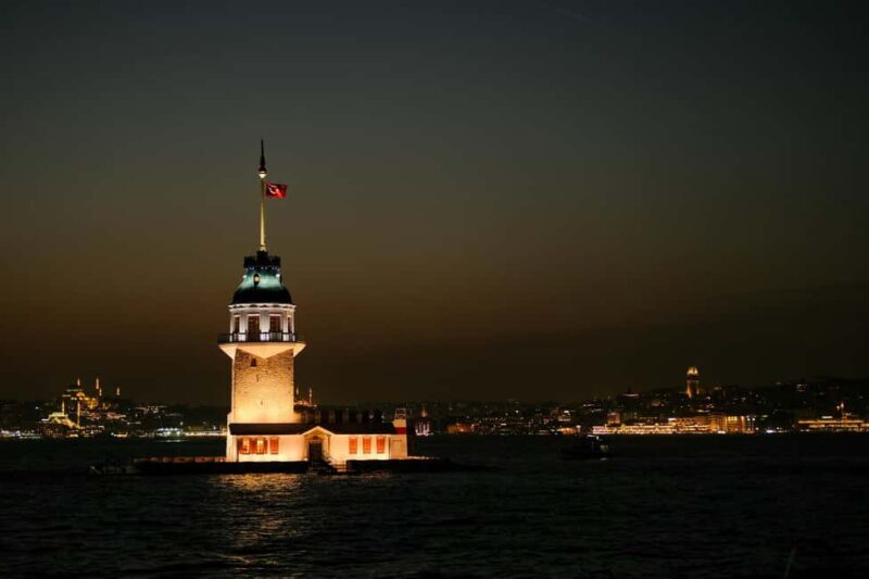 Istanbul: Bosphorus Cruise By Night - Key Points