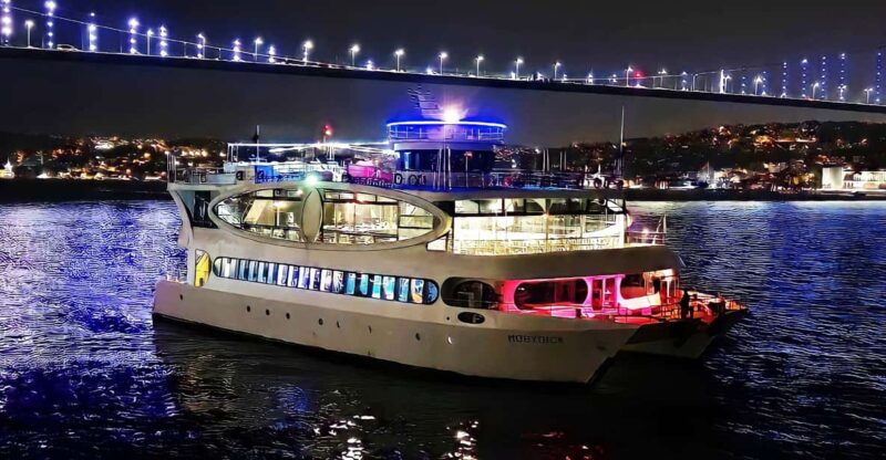 istanbul-bosphorus-cruise-with-dinner-show