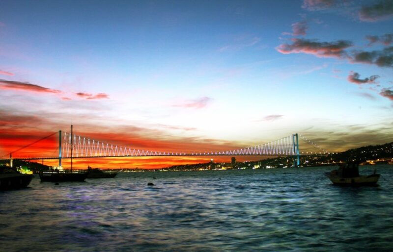istanbul-bosphorus-dinner-cruise-entertainment-hotel-pickup