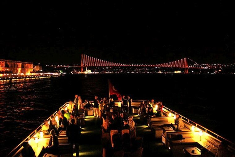 istanbul-bosphorus-dinner-cruise-entertainment-hotel-pickup