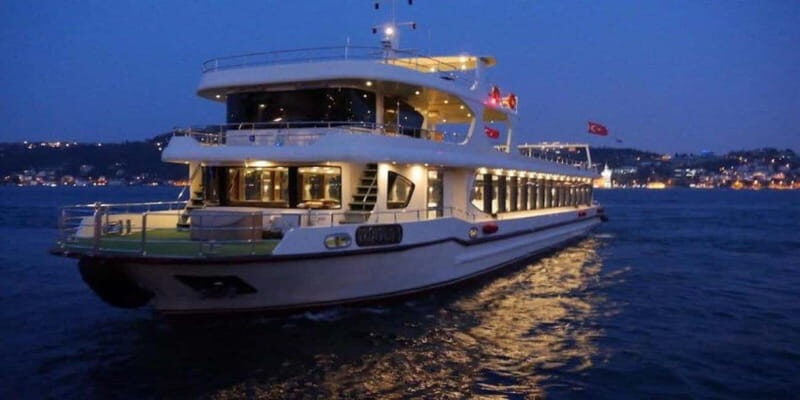 Istanbul: Bosphorus Dinner Cruise Includes Transfer & Drinks - Key Points