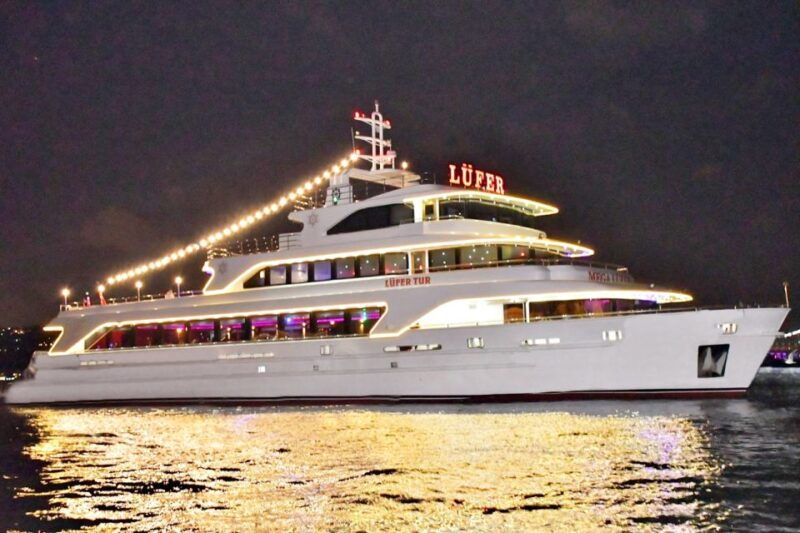 istanbul-bosphorus-dinner-cruise-show-with-private-table