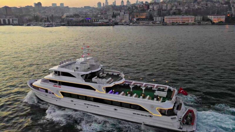 istanbul-bosphorus-dinner-cruise-show-with-private-table