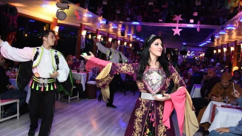 Istanbul: Bosphorus Dinner Cruise - The Experience in Detail