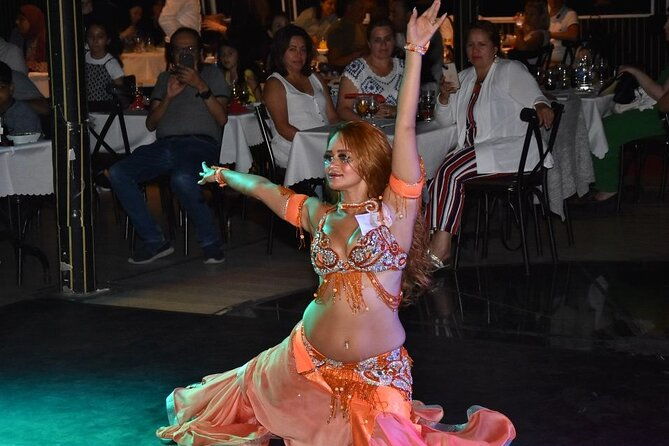 istanbul-bosphorus-dinner-cruise-turkish-night-with-private-table