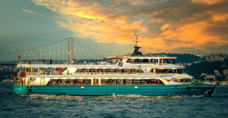 istanbul-bosphorus-dinner-cruise-unlimited-drinks-show