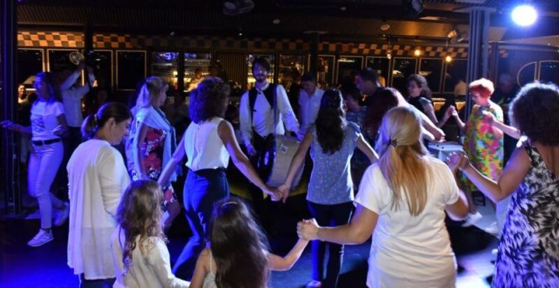 istanbul-bosphorus-dinner-cruise-with-private-table-show